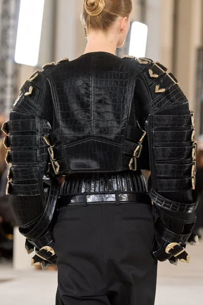 Look 26